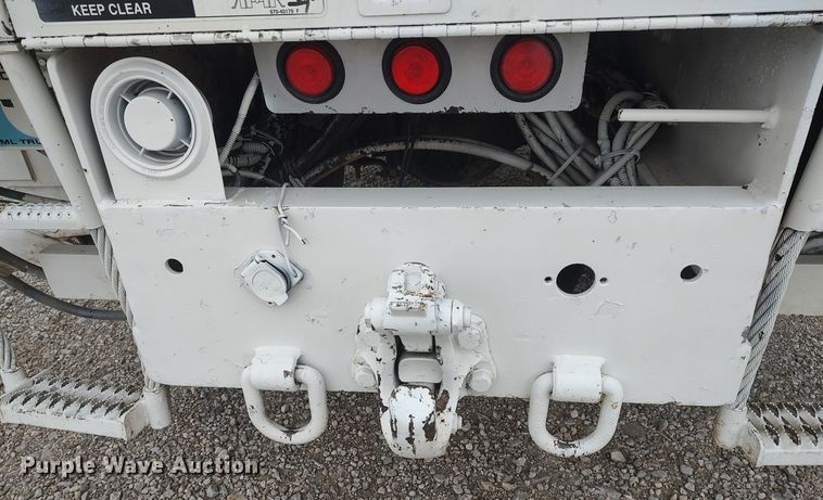 image for item DO3913 2010 International 7000  digger derrick truck