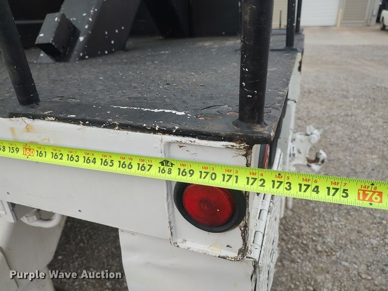 image for item DO3913 2010 International 7000  digger derrick truck