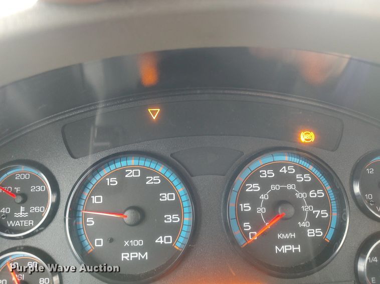 image for item DO3913 2010 International 7000  digger derrick truck