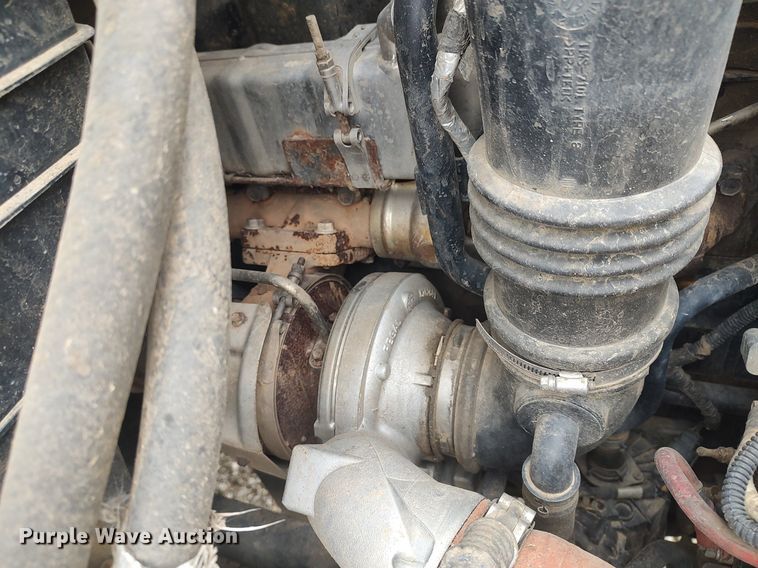 image for item DO3913 2010 International 7000  digger derrick truck