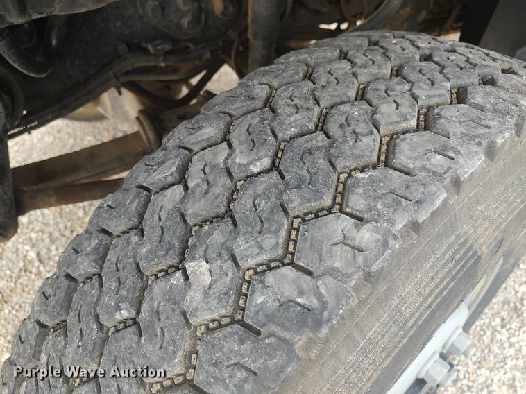 image for item DO3913 2010 International 7000  digger derrick truck