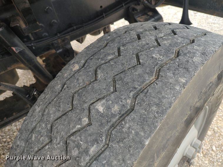 image for item DO3913 2010 International 7000  digger derrick truck