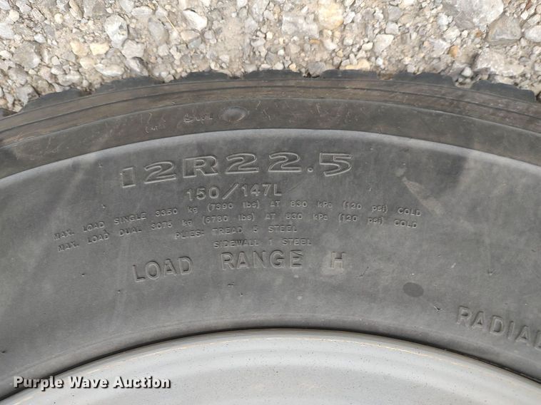 image for item DO3913 2010 International 7000  digger derrick truck