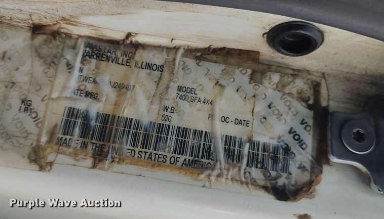 image for item DO3913 2010 International 7000  digger derrick truck