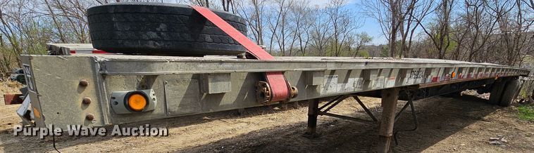 image for item DO4306 1993 Wilson CF-900  flatbed trailer