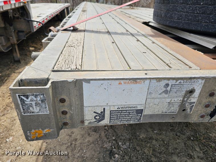 image for item DO4306 1993 Wilson CF-900  flatbed trailer