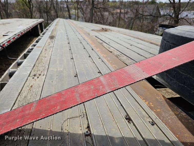 image for item DO4306 1993 Wilson CF-900  flatbed trailer