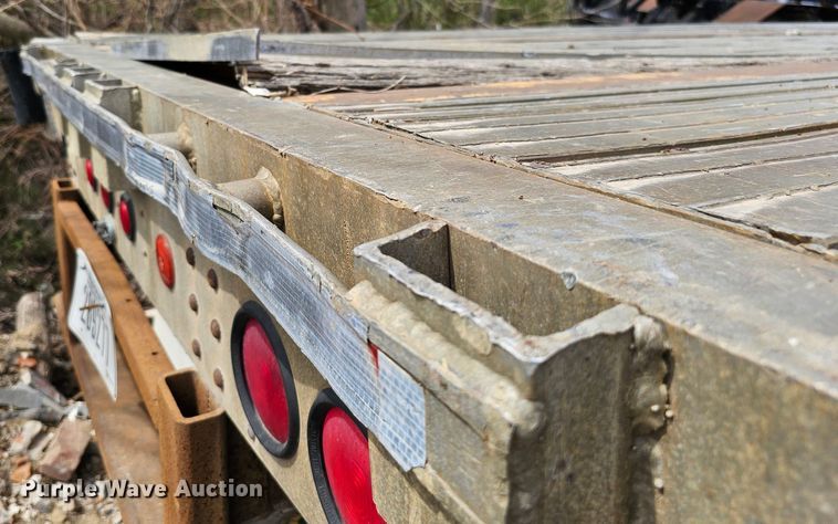 image for item DO4306 1993 Wilson CF-900  flatbed trailer