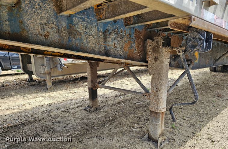 image for item DO4306 1993 Wilson CF-900  flatbed trailer