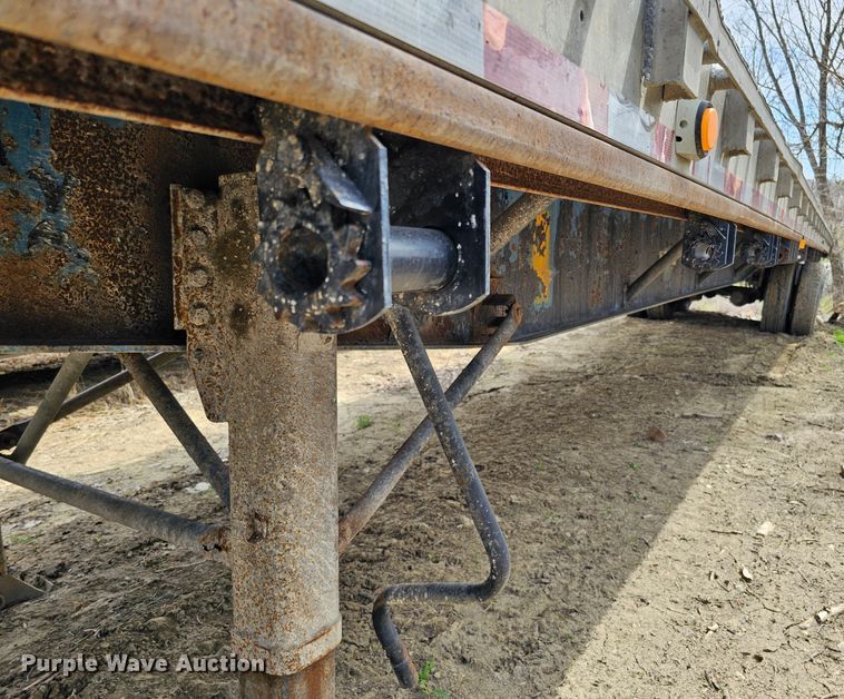 image for item DO4306 1993 Wilson CF-900  flatbed trailer