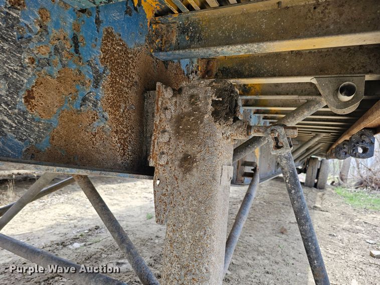 image for item DO4306 1993 Wilson CF-900  flatbed trailer