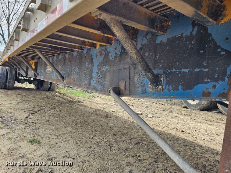 image for item DO4306 1993 Wilson CF-900  flatbed trailer