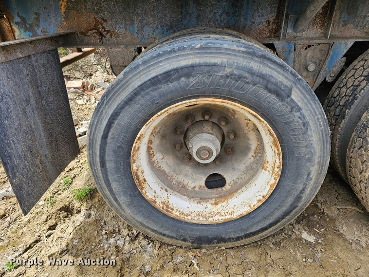 image for item DO4306 1993 Wilson CF-900  flatbed trailer