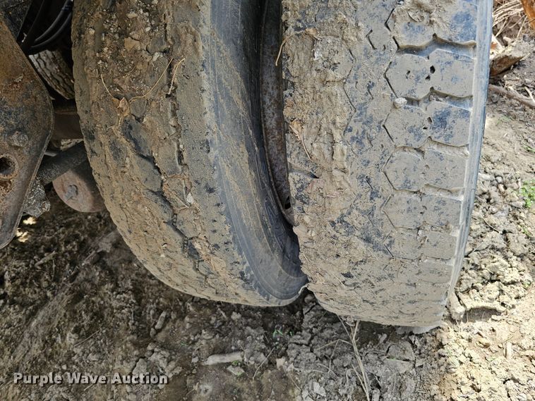 image for item DO4306 1993 Wilson CF-900  flatbed trailer