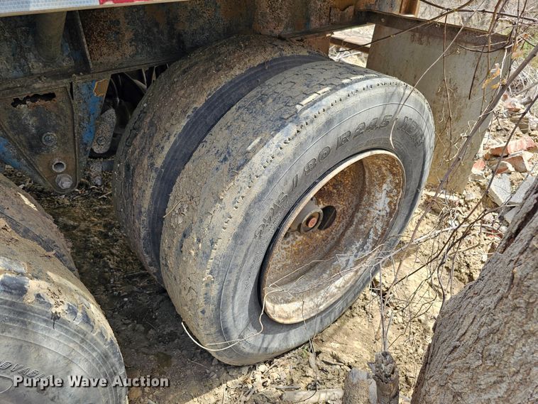 image for item DO4306 1993 Wilson CF-900  flatbed trailer