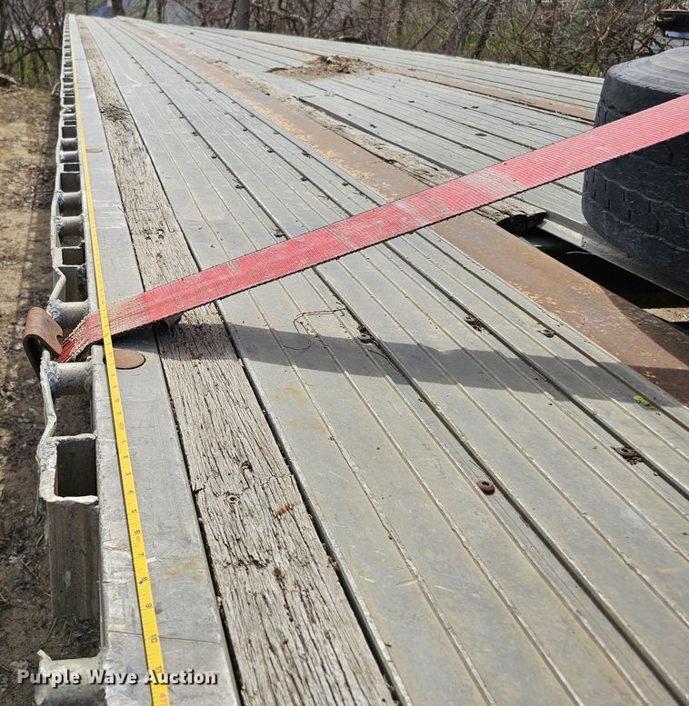 image for item DO4306 1993 Wilson CF-900  flatbed trailer