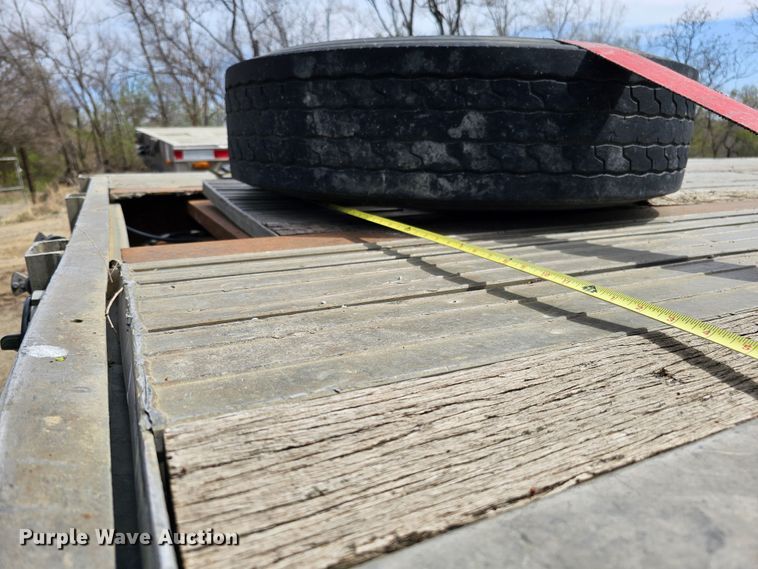 image for item DO4306 1993 Wilson CF-900  flatbed trailer