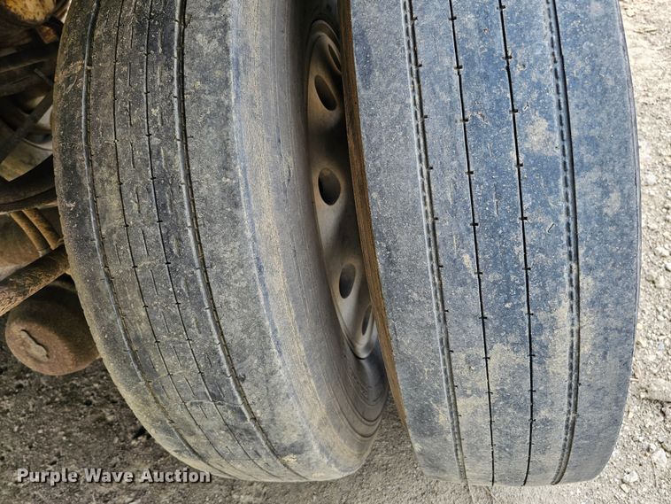 image for item DO4307 1986  walking floor trailer