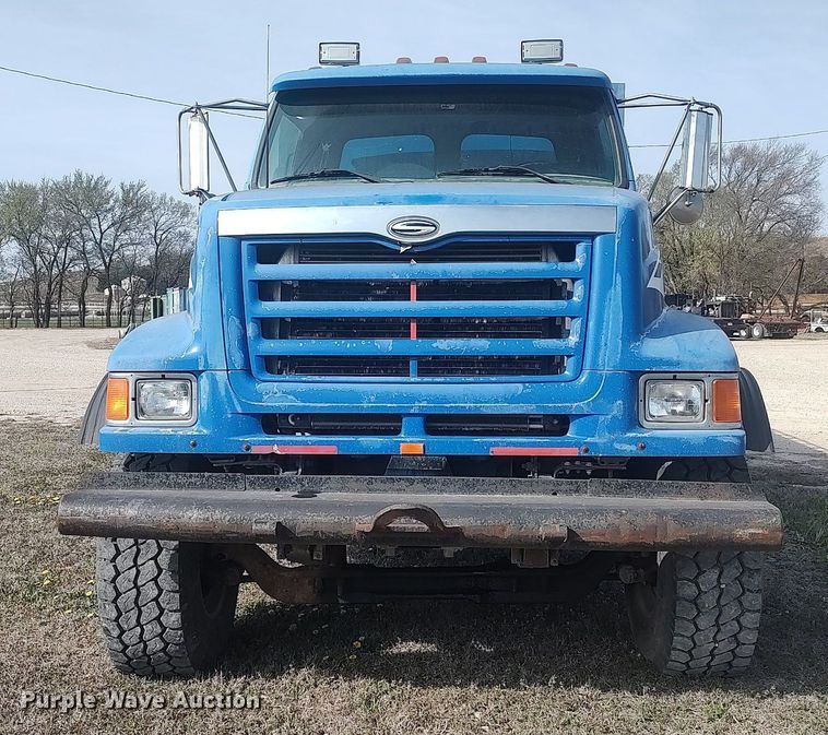 image for item DQ0466 1998  Sterling  dump truck