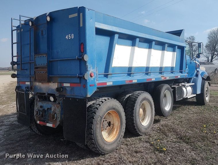 image for item DQ0466 1998  Sterling  dump truck