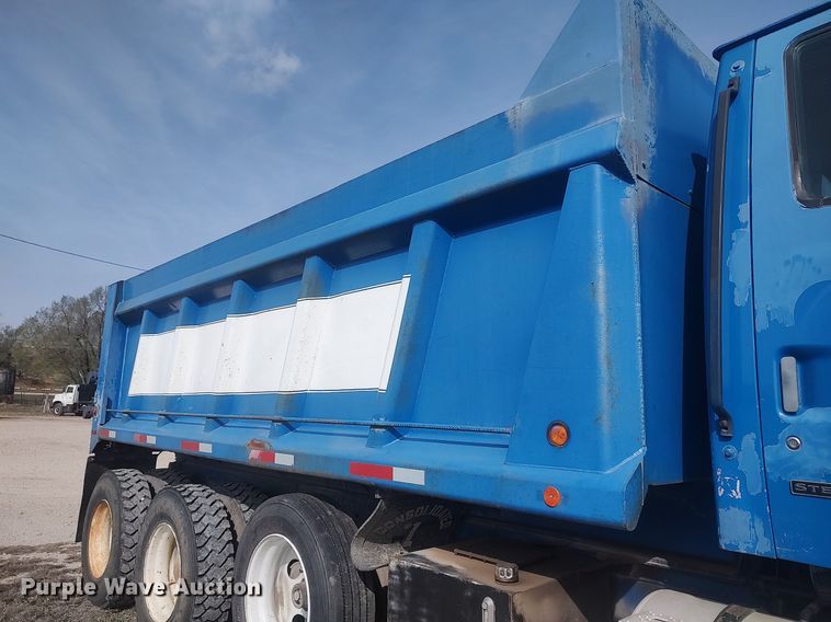 image for item DQ0466 1998  Sterling  dump truck