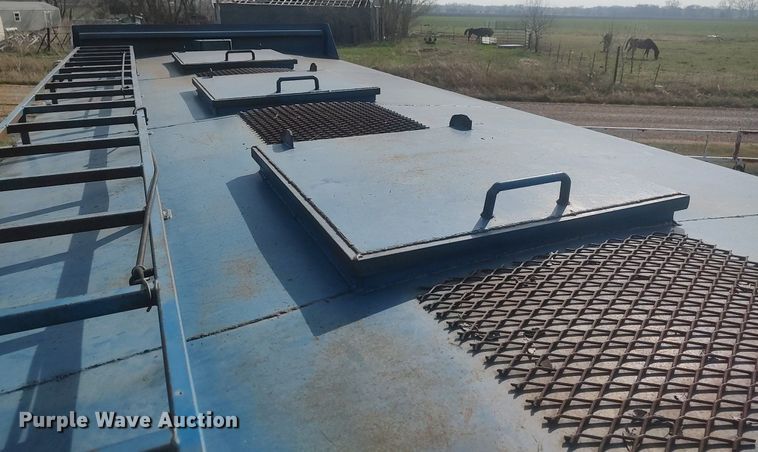 image for item DQ0466 1998  Sterling  dump truck