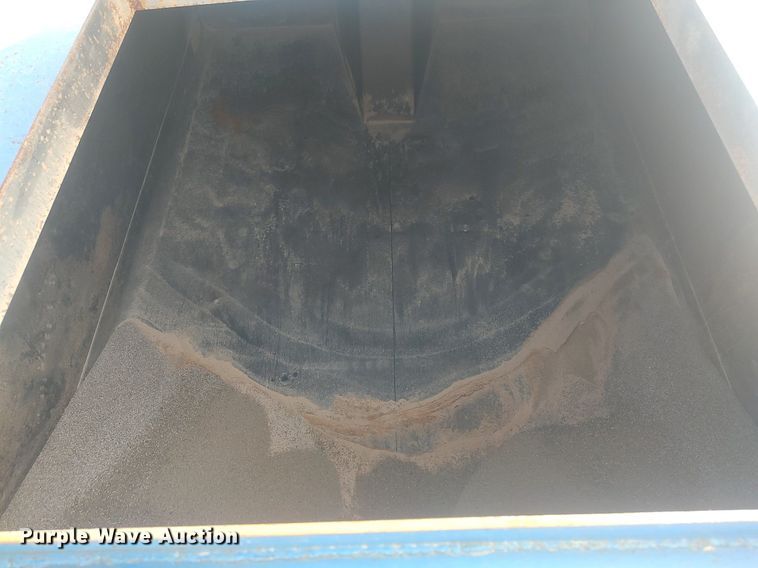 image for item DQ0466 1998  Sterling  dump truck