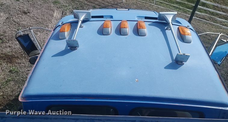 image for item DQ0466 1998  Sterling  dump truck