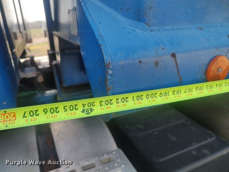 image for item DQ0466 1998  Sterling  dump truck