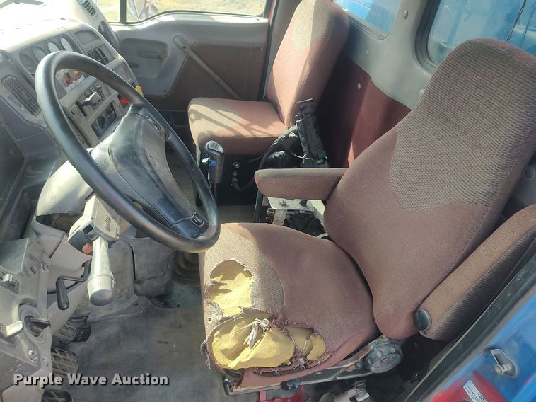 image for item DQ0466 1998  Sterling  dump truck