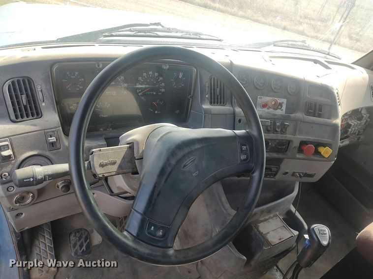 image for item DQ0466 1998  Sterling  dump truck