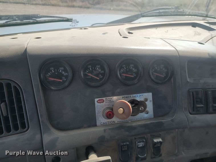 image for item DQ0466 1998  Sterling  dump truck