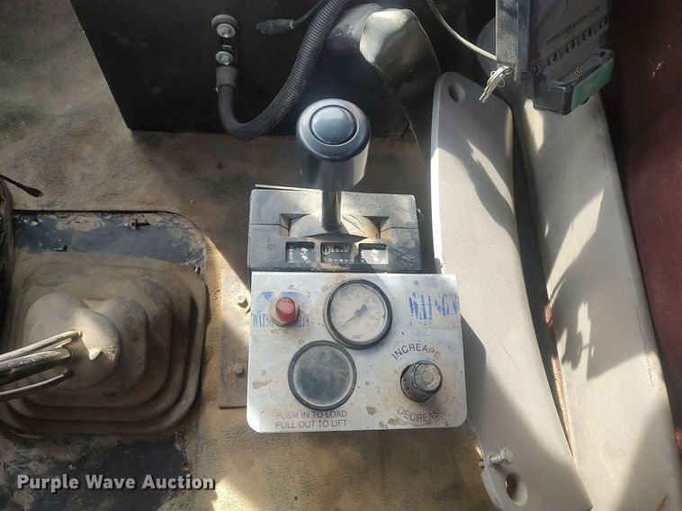 image for item DQ0466 1998  Sterling  dump truck