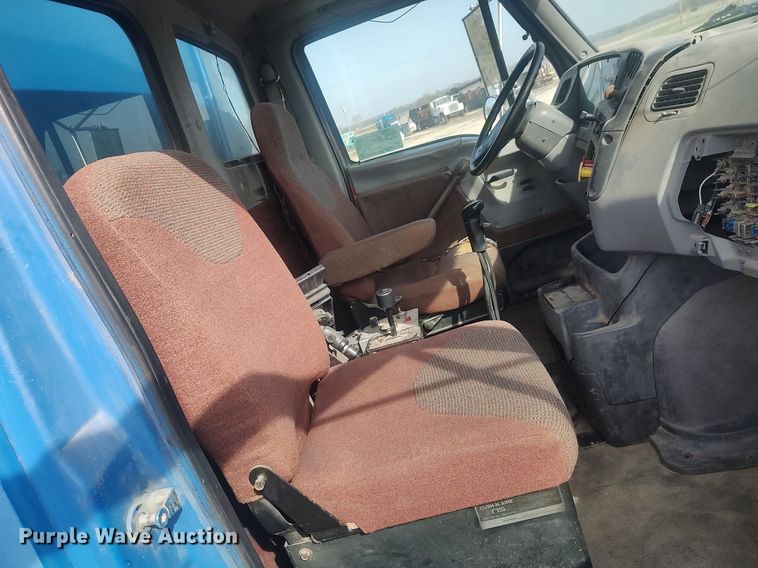 image for item DQ0466 1998  Sterling  dump truck