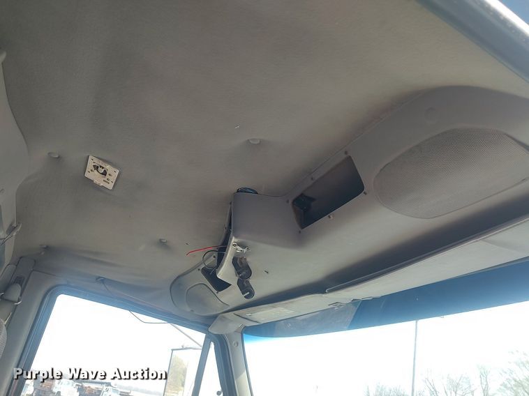 image for item DQ0466 1998  Sterling  dump truck