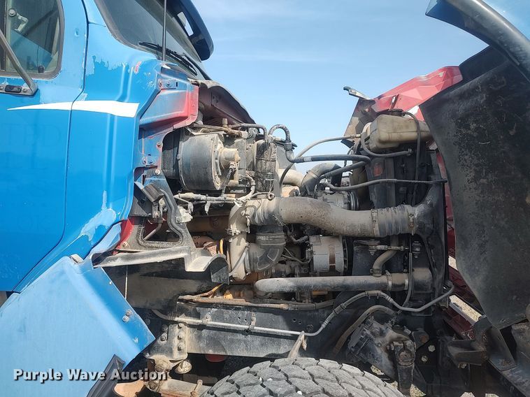 image for item DQ0466 1998  Sterling  dump truck