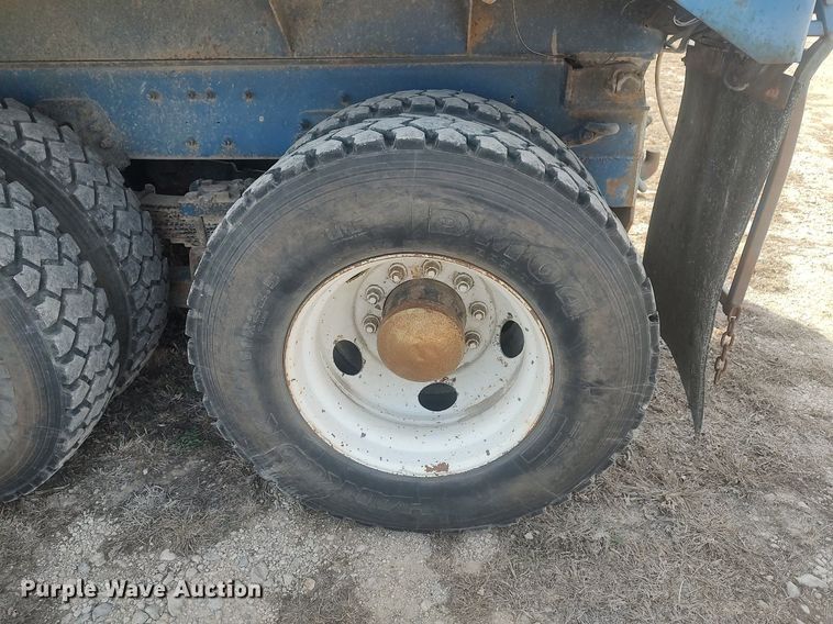 image for item DQ0466 1998  Sterling  dump truck