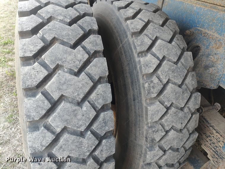 image for item DQ0466 1998  Sterling  dump truck