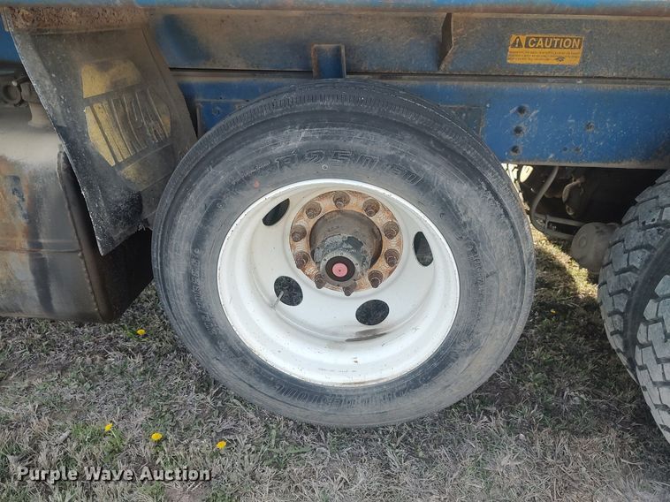 image for item DQ0466 1998  Sterling  dump truck