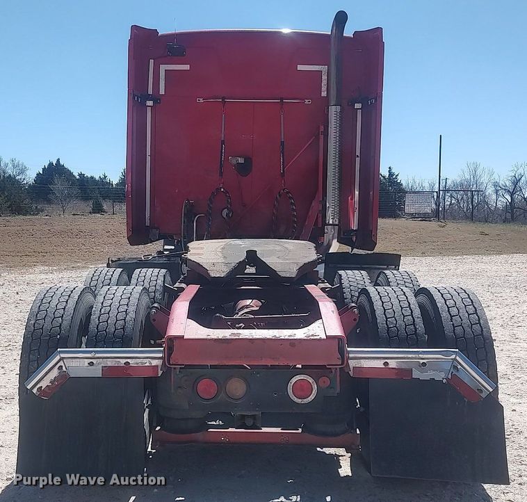 image for item DQ0489 2013 Mack CXU613  semi truck