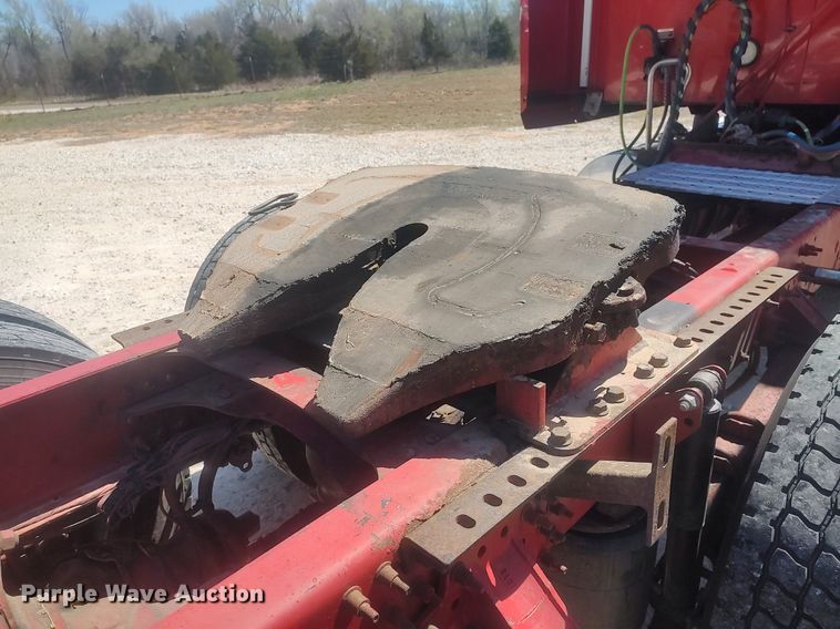 image for item DQ0489 2013 Mack CXU613  semi truck