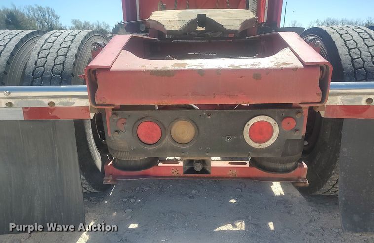 image for item DQ0489 2013 Mack CXU613  semi truck