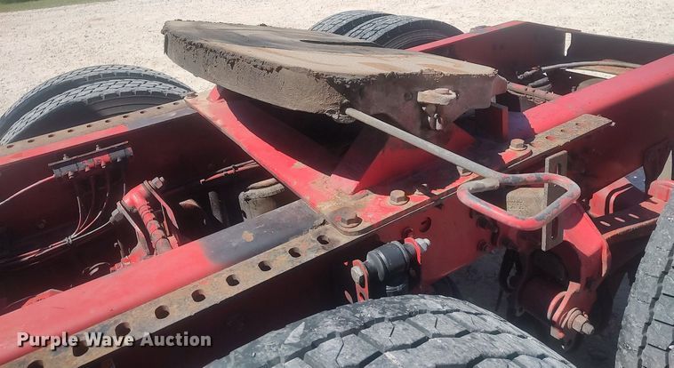 image for item DQ0489 2013 Mack CXU613  semi truck