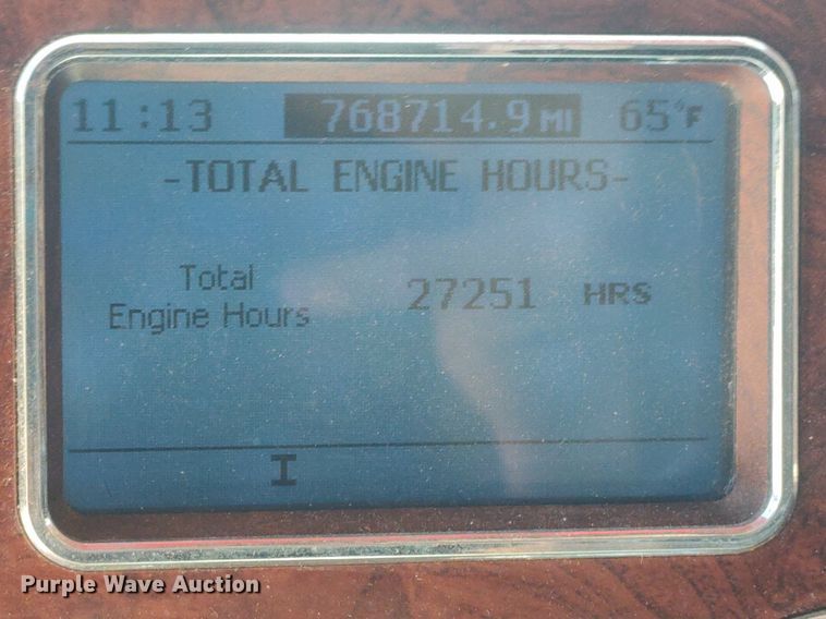 image for item DQ0489 2013 Mack CXU613  semi truck