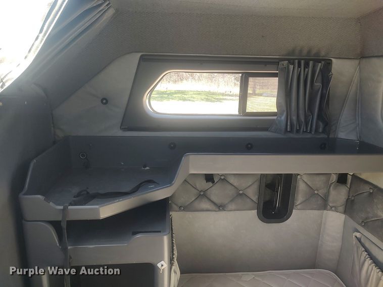 image for item DQ0489 2013 Mack CXU613  semi truck