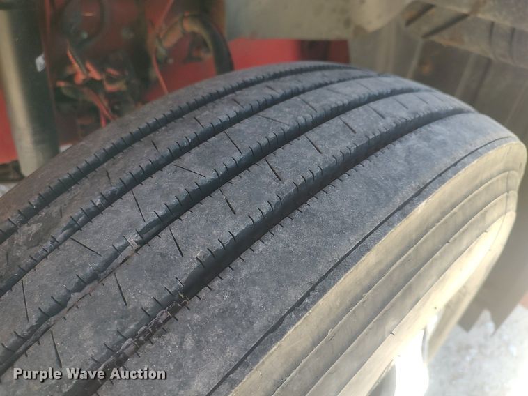 image for item DQ0489 2013 Mack CXU613  semi truck