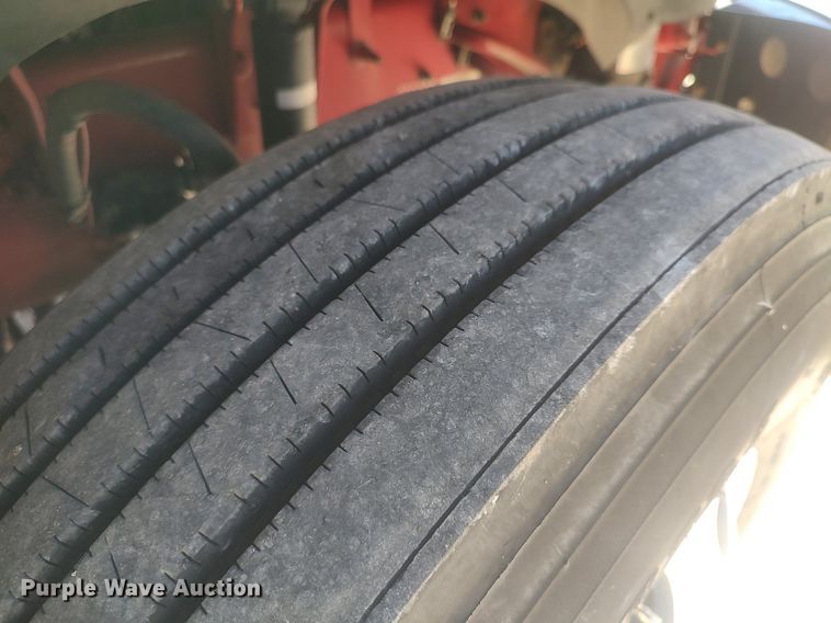 image for item DQ0489 2013 Mack CXU613  semi truck