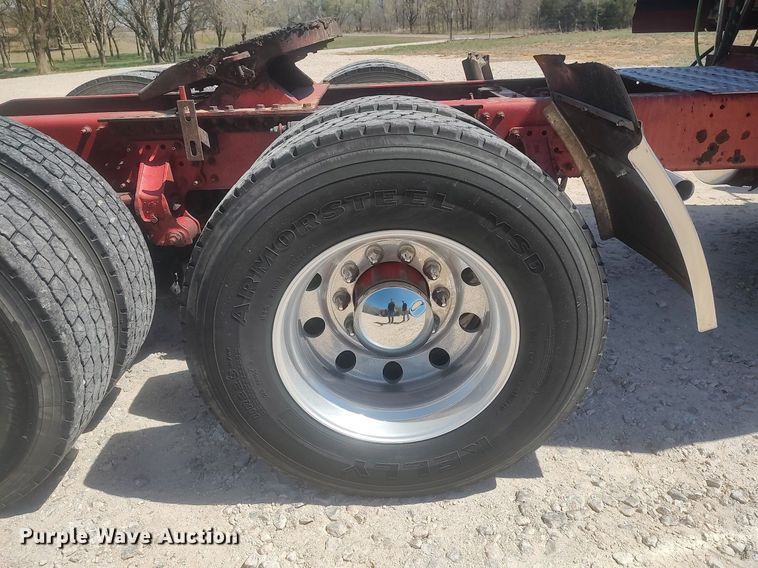 image for item DQ0489 2013 Mack CXU613  semi truck