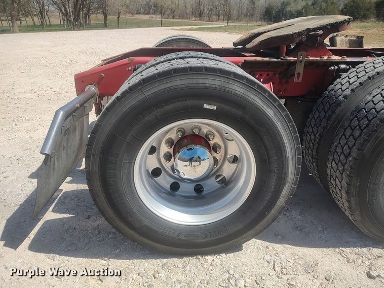 image for item DQ0489 2013 Mack CXU613  semi truck