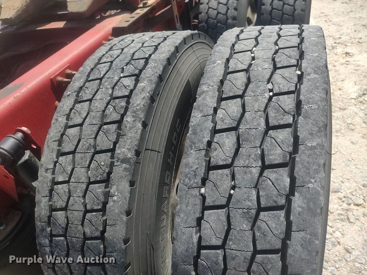 image for item DQ0489 2013 Mack CXU613  semi truck